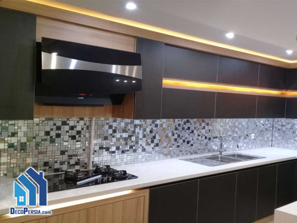 جدیدترین ترندهای کاشی بین کابینتی در سال ۲۰۲۵